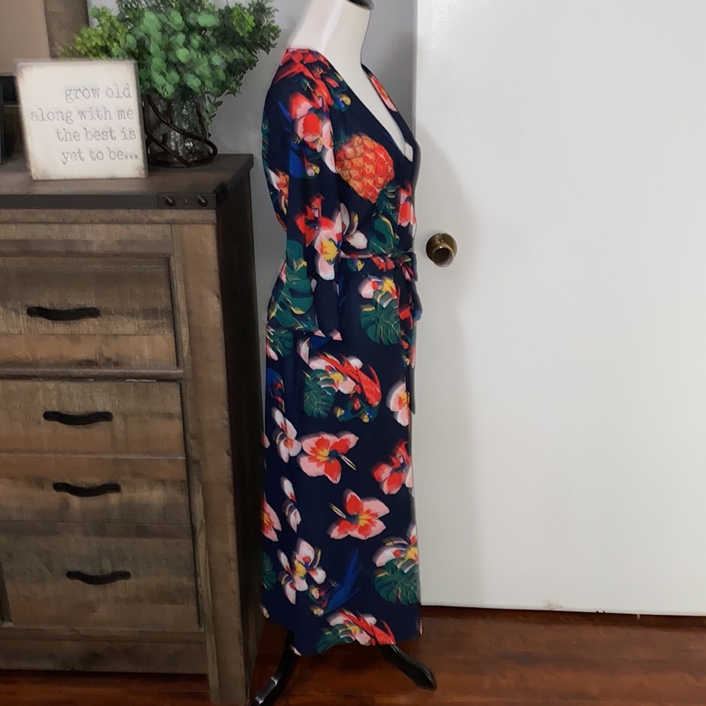 Hayden Los Angeles navy tropical floral bird wrap midi dress NWOT size Medium - Picture 4 of 13